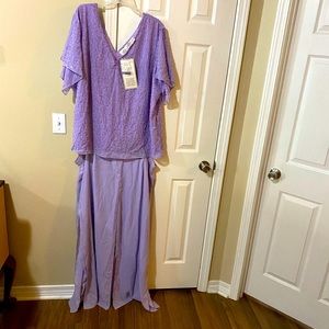 Candlelight & Champagne Elegant embellished Lavender/Lilac Pants Set!! 28W 💜💜